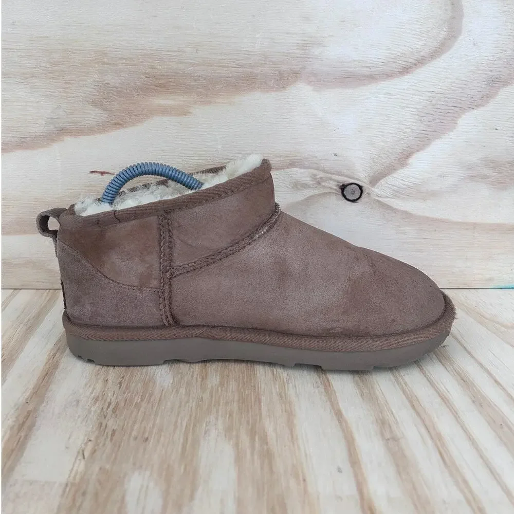 UGG Australia - Classic Ultra Mini - Boots - Brown - Women's - 7 - S/N 1130750K